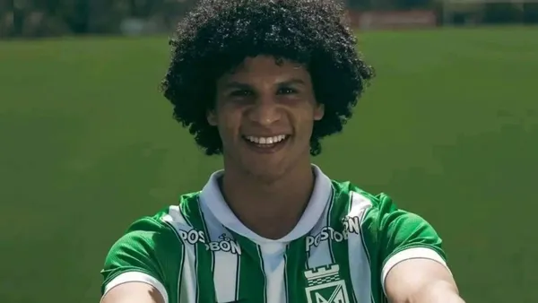 Eduard Bello se disculpó ante los hinchas de Nacional luego de su expulsión ante Tolima