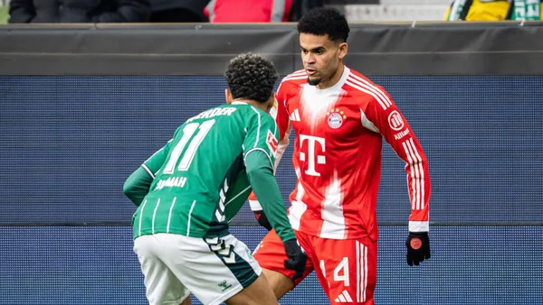 Luis Díaz registró una asistencia en la goleada del Bayern 3-0 ante el Werder Bremen - X @FCBayernES