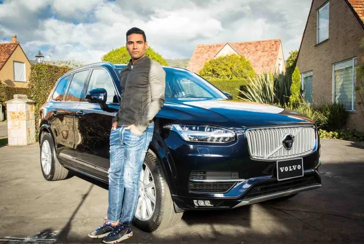 Radamel Falcao y su Volvo