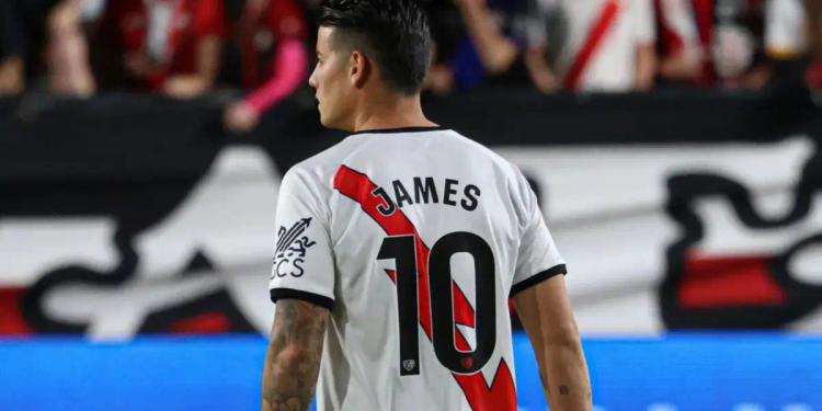 Mientras James pelea en el Rayo Vallecano, el colombiano que si la está rompiendo en LaLiga de España