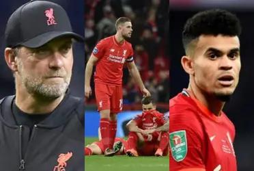 Jürgen Klopp tuvo un emotivo gesto con sus jugadores del Liverpool pese a que no pudo coronarse como campeón de la Premier League de Inglaterra. 