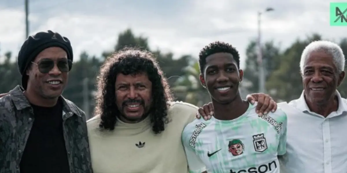 René Higuita junto a Ronaldinho, Yaser Asprilla y Francisco Maturana