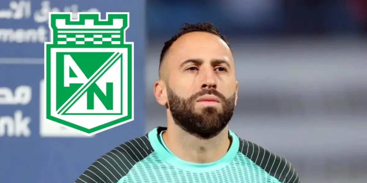 David Ospina con la camiseta del Al Nassr y al lado el escudo de Atlético Nacional