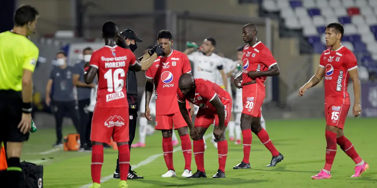 El Escarlata cayó 3-1 ante el conjunto brasileño por la cuarta fecha de la Copa Libertadores.