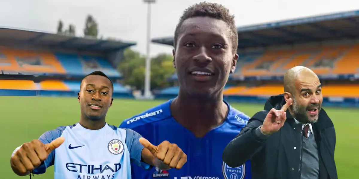 Marlos Moreno con la camiseta del Manchester City